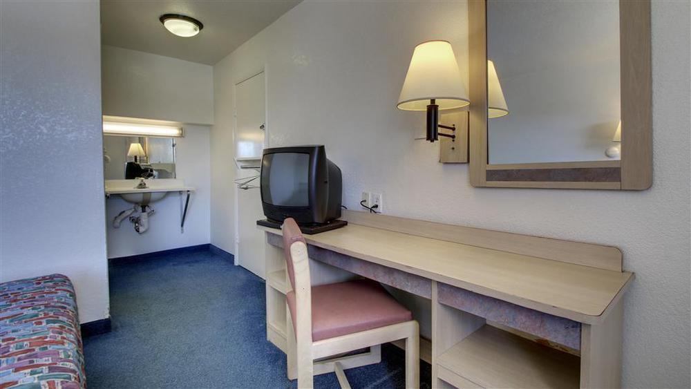 Motel 6 - Oklahoma City Airport Номер фото