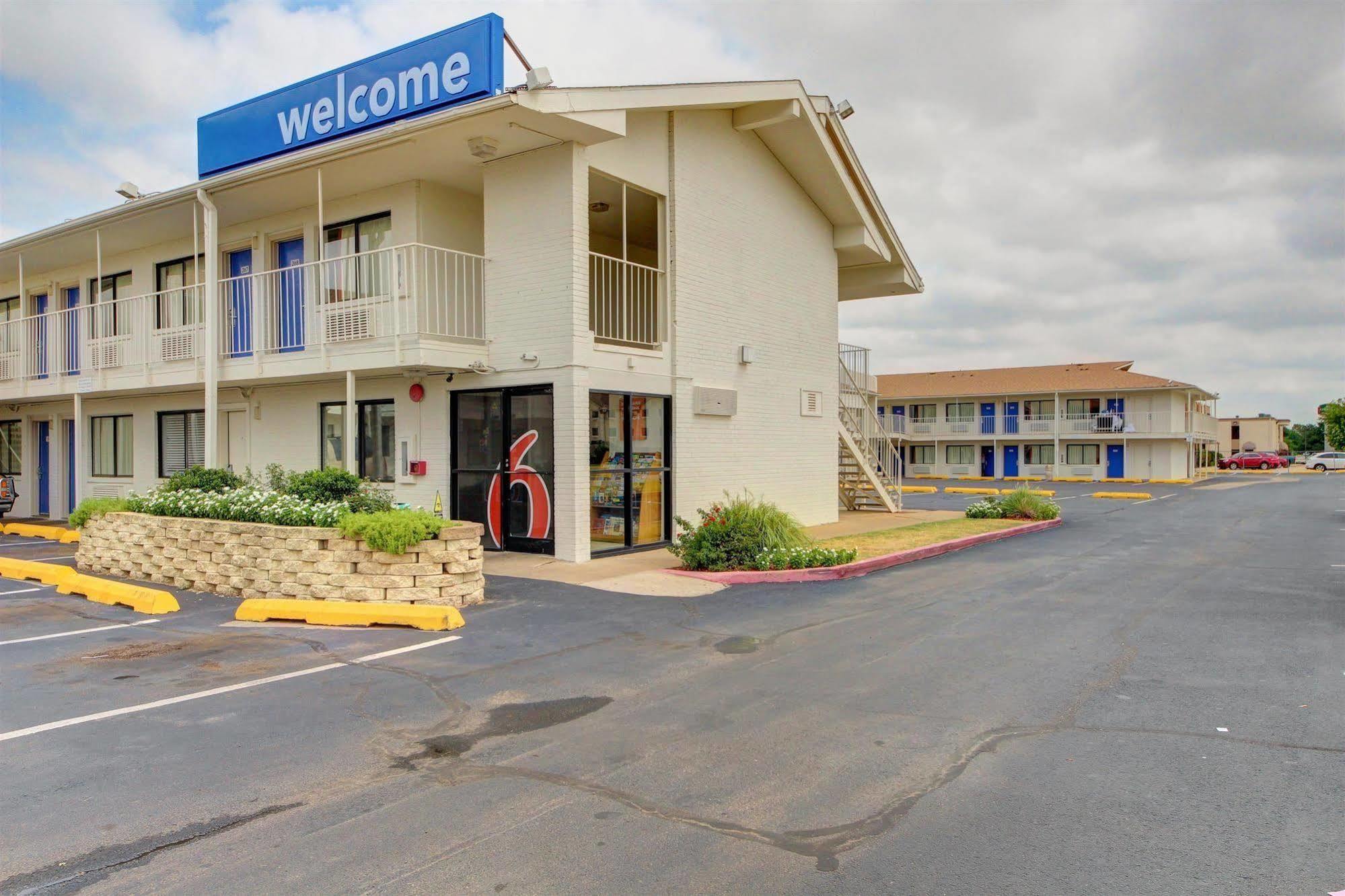 Motel 6 - Oklahoma City Airport Экстерьер фото