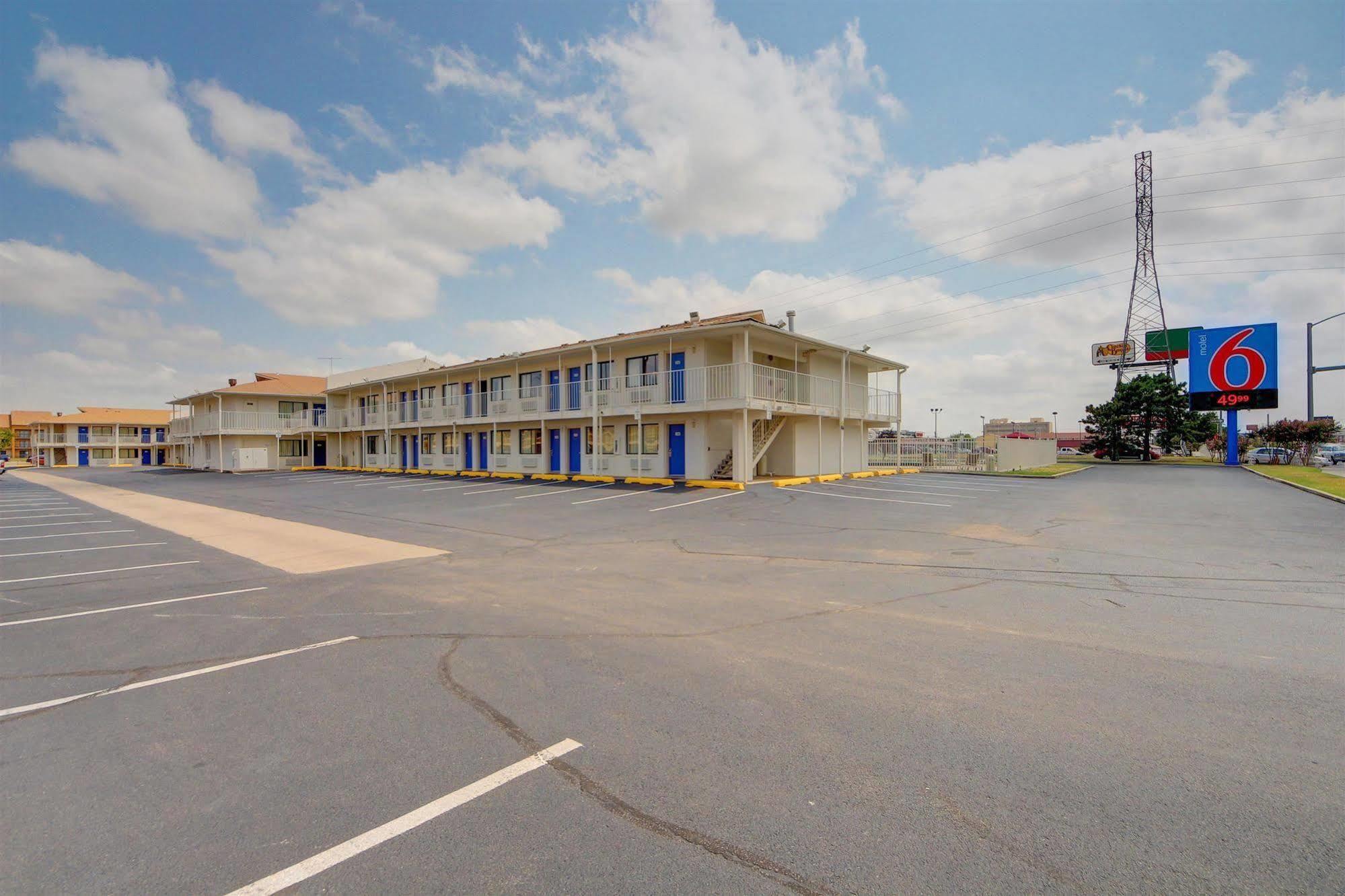 Motel 6 - Oklahoma City Airport Экстерьер фото