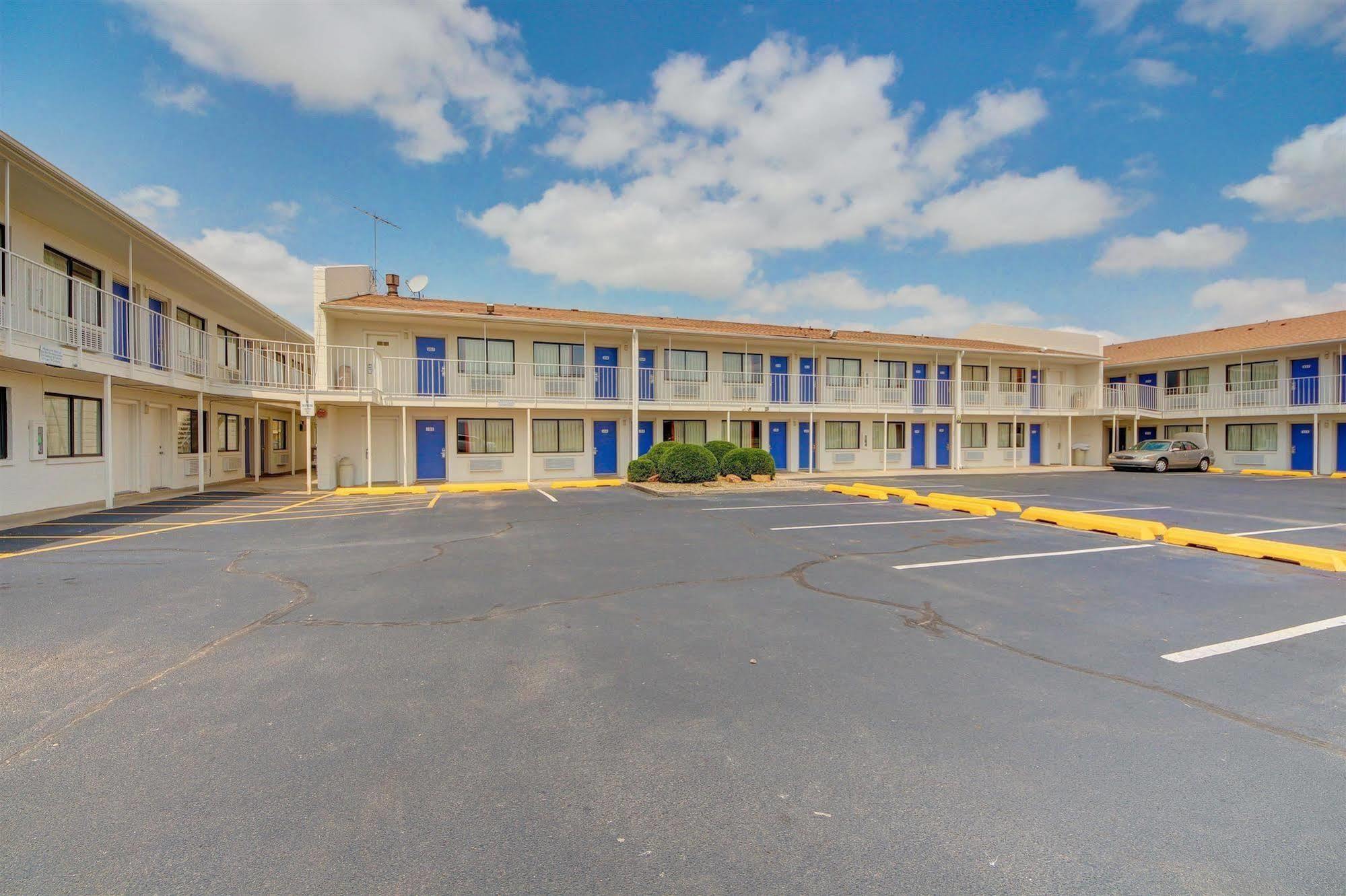 Motel 6 - Oklahoma City Airport Экстерьер фото