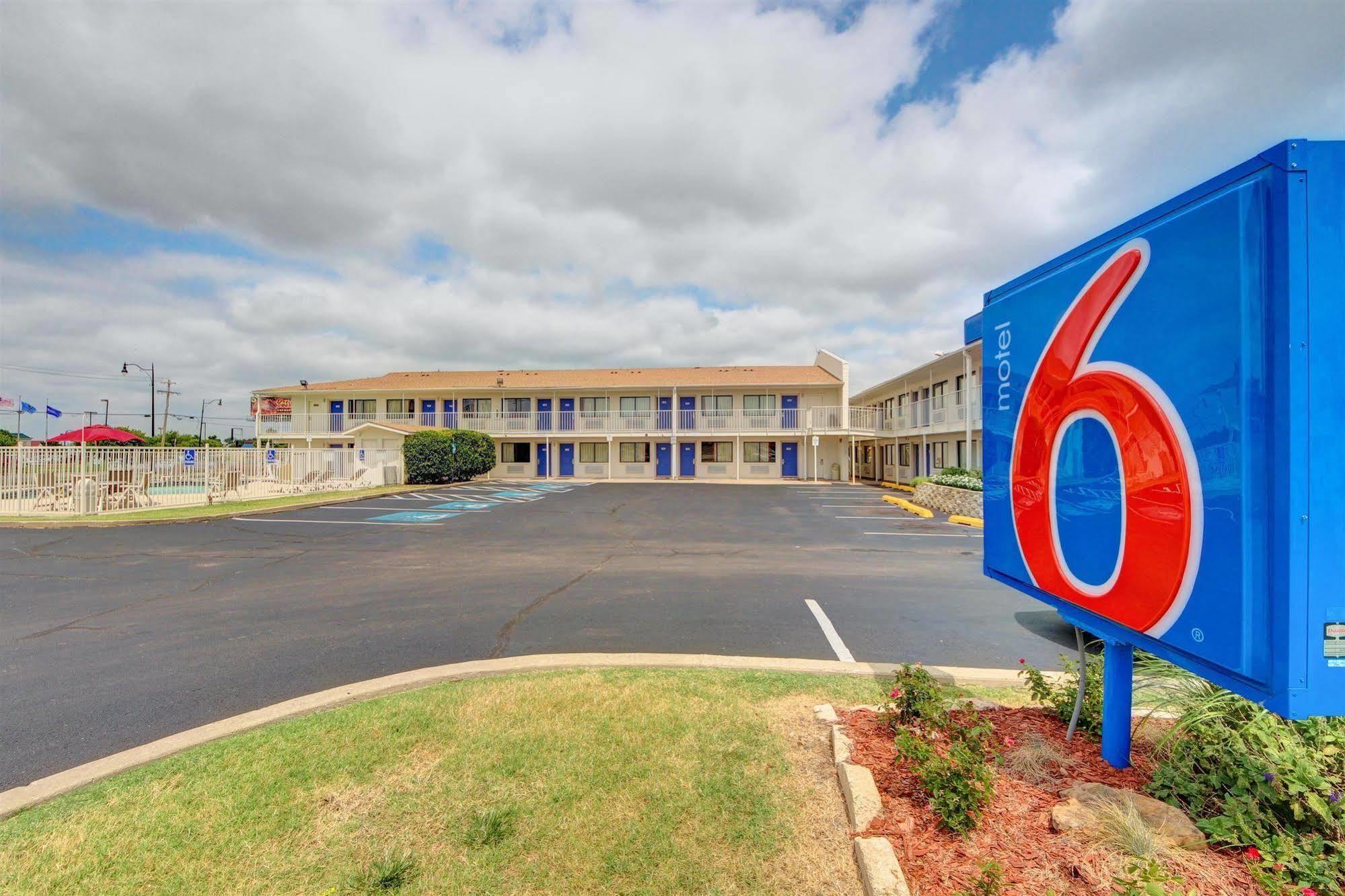 Motel 6 - Oklahoma City Airport Экстерьер фото